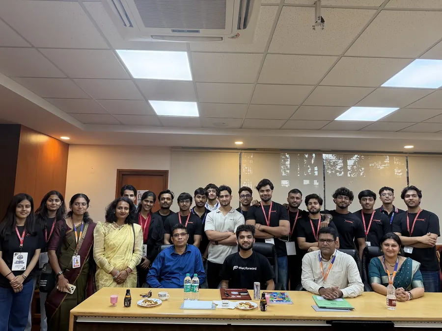 Group photo of Striver with BMSIT&M students and faculty